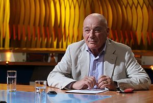 Российская ассоциация православных экспертов выступила с требованием заменить передачу Владимира Познера на «Первом канале» «Патриаршей программой» с участием патриарха Кирилла. 