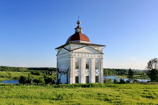 Никольский храм в деревне Тимониха. Фото Ольги Борисовой