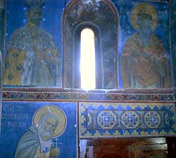 Фреска в Жиче: слева вверху - св. царь Николай II