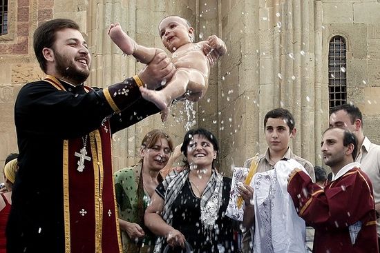 Крещение младенцев в Грузии