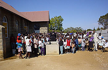 Крещение оглашенных у храма святого Августина 9 сентября 2006 г.