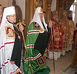 Святейший Патриарх Алексий и Митрополит Герман в храме св. вмц. Екатерины, 7 декабря 2004г. Фото: mospat.ru