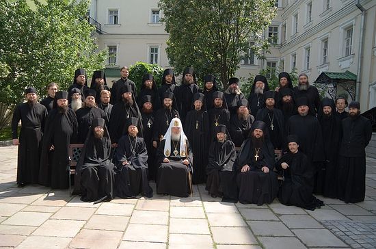 Head of the Moscow Sretensky Stavropegal Monastery, His Holiness Patriarch Kirill, and the brothers. Photo: G. Balayants/Pravoslavie.ru