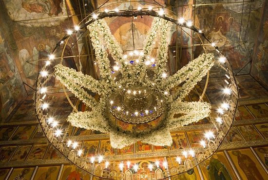 Festive lights on Christmas, Sretensky Monastery. Photo: Anton Pospelov.