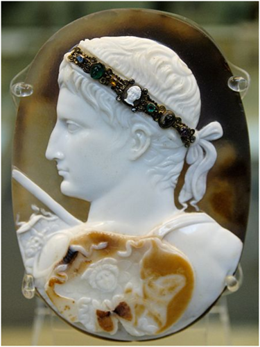 Камея с портретом императора Августа