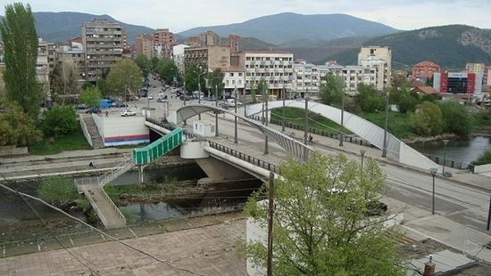 Мост через реку Ибар в Косовской Митровице