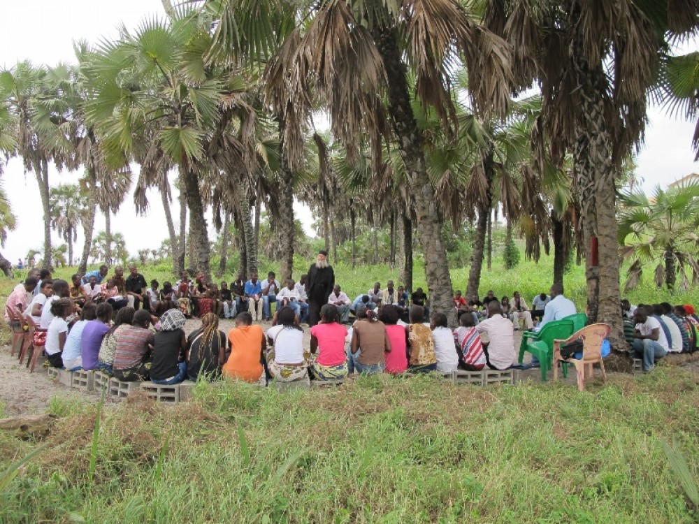 Ежегодные молодежные встречи с о. Теологом. Раз в году о. Теолог вывозит молодежь за город. На эти встречи собирается до 100-120 человек; в программе беседа на выбранную тему (о жизни христианской или Евангелии), выборы председателя и молодежного бюро на год, игры на свежем воздухе, обед (немаловажная часть, поскольку встреча проходит обычно после литургии и длится до вечера).