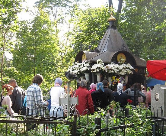 St. Matrona's grave in the Danilov cemetery.