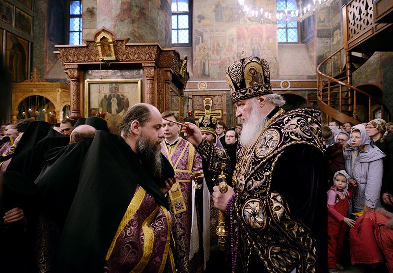 Помазание. Фото: К. Новотарский / Патриархия.Ru