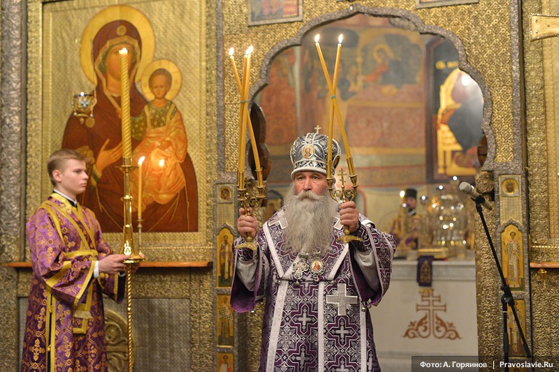 Патриаршая служба в Сретенском монастыре накануне недели Торжества Православия.  Фото: А. Горяинов / Православие.Ru