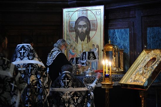 His Holiness Patriarch Kirill serving the Liturgy of the Presanctified Gifts. Photo: Patriarchia.ru