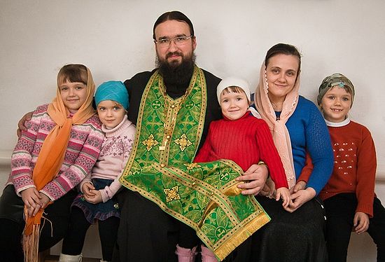 Священник Стахий Жулин с семьей. Фото: А.Коренюк
