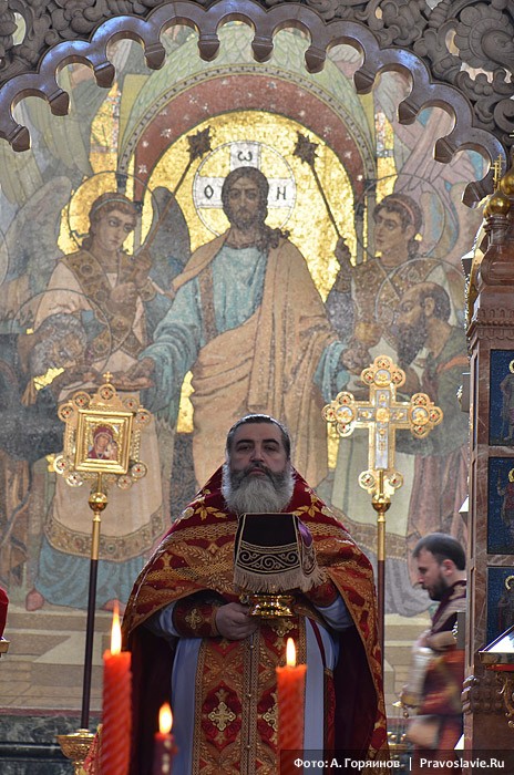 Вынос Чаши. Фото: А.Горяинов / Православие.Ru