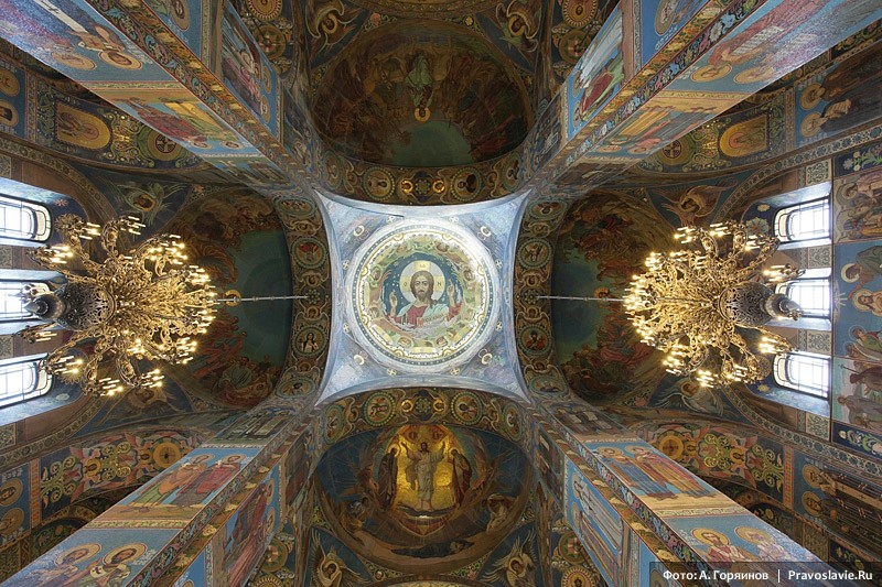 Пасхальное богослужение в Спасе на Крови.  Фото: А.Горяинов / Православие.Ru