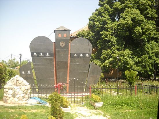 Памятник воинам УЧК
