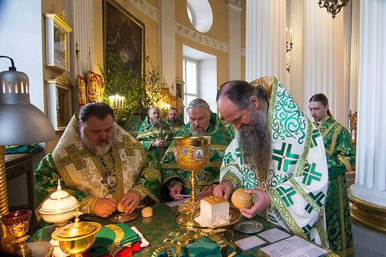 Праздник Святой Троицы в Александро-Невской Лавре. Фото: Lavra.spb.ru