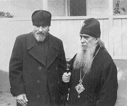 Владыка Зиновий (Мажуга) с отцом Виталием (Сидоренко). Начало 1980-х гг.