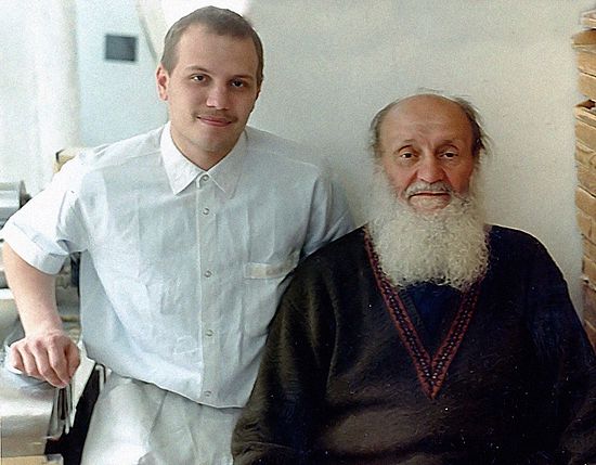 Монах Нестор (Онук) справа
