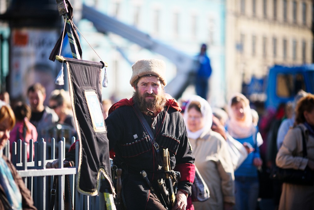 Крестный ход в Санкт-Петербурге в год 300-летия Александро-Невской лавры. Фото: Егор Столпов