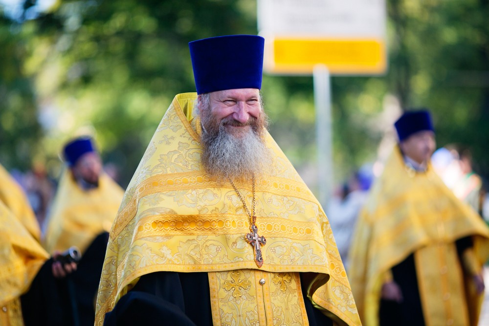 Крестный ход в Санкт-Петербурге в год 300-летия Александро-Невской лавры. Фото: Егор Столпов