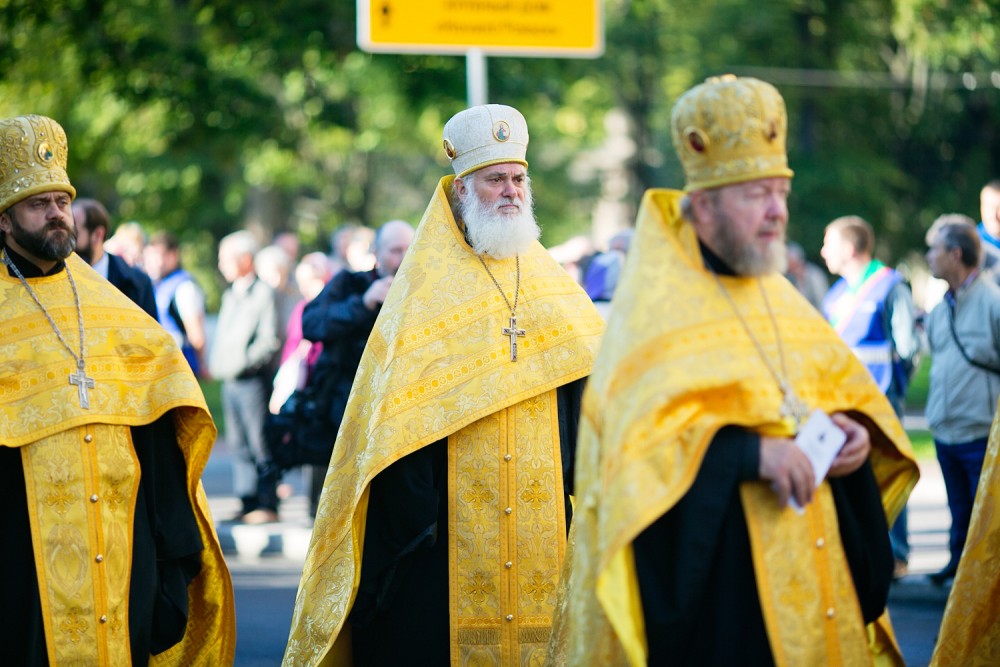 Крестный ход в Санкт-Петербурге в год 300-летия Александро-Невской лавры.  Фото: Егор Столпов