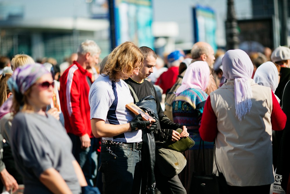 Крестный ход в Санкт-Петербурге в год 300-летия Александро-Невской лавры. Фото: Егор Столпов