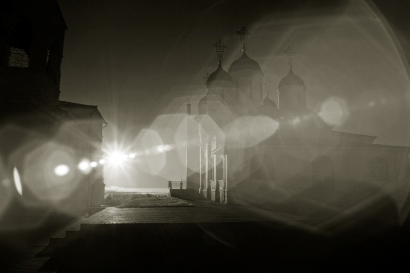 Восход, Церковь Покрова Пресвятой Богородицы и Собор Спаса Преображения, Спасо-Преображенский мужской монастырь, г. Муром. Фото: Александр Игонин