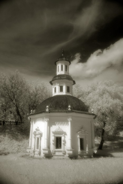 Часовня Пятницкий колодец близ Свято-Троицкой Сергиевой Лавры, г. Сергиев Посад. Фото: Александр Игонин