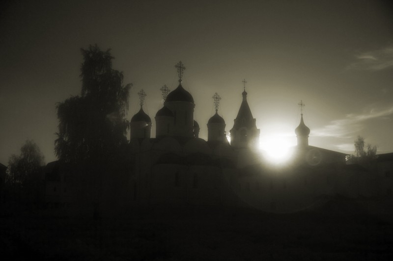 Закат, Собор Спаса Преображения и Церковь Покрова Пресвятой Богородицы, Спасо-Преображенский мужской монастырь, г. Муром. Фото: Александр Игонин