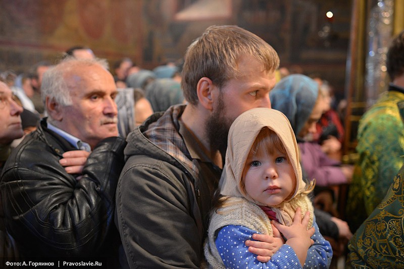 К Причастию. Фото: Анатолий Горяинов / Православие.Ru