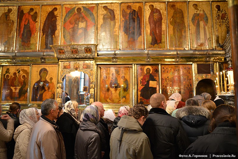 К мощам. Фото: Анатолий Горяинов / Православие.Ru