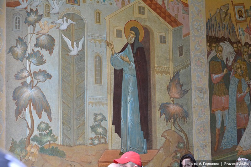 Птенцы гнезда Сергиева. Фреска. Фото: Анатолий Горяинов / Православие.Ru