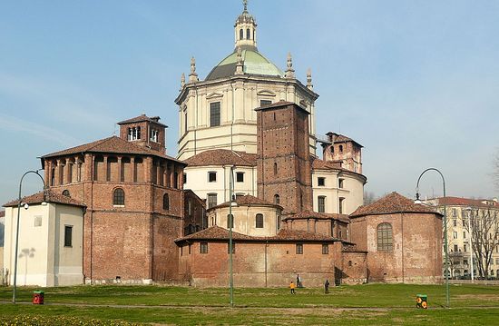 Милан, храм святого мученика Лаврентия (Basilica di San Lorenzo)