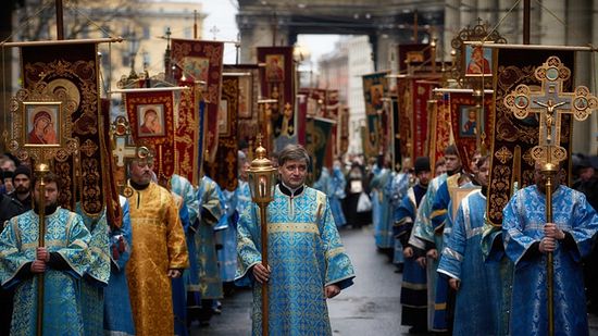 Priests during the religious procession in honor of the Appearance of the Kazan Icon of the Mother of God, in St. Petersburg. Photo: RIA Novosti/Alexei Danichev
