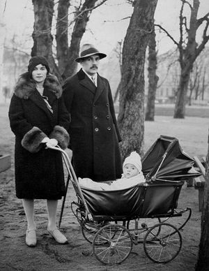 Елена и Михаил Ридигеры с сыном