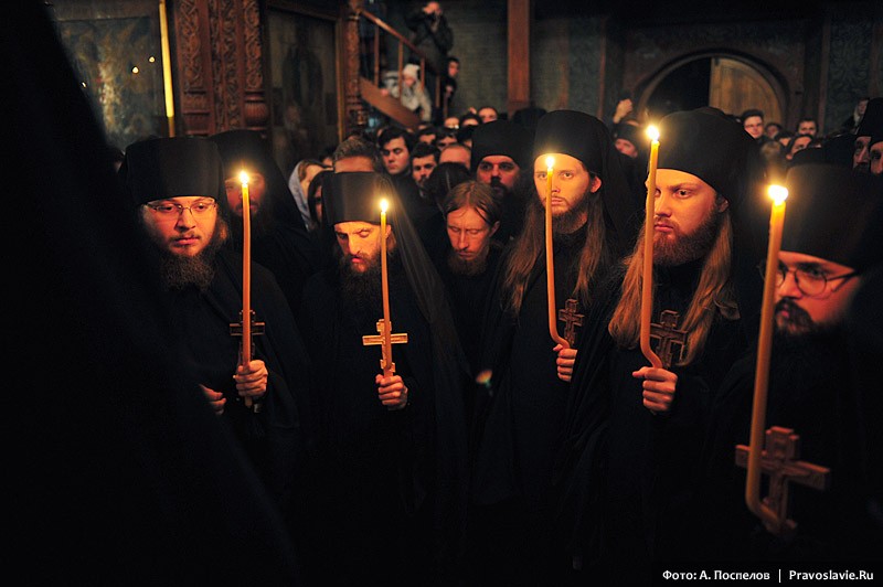 Всенощное бдение в Сретенском монастыре накануне дня памяти сщмч. Илариона.  Фото: Антон Поспелов / Православие.Ru