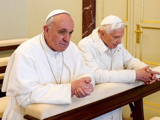 Два папы: Франциск I и Бенедикт XVI