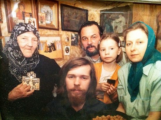 Схимонахиня Маргарита, супруги Чавчавадзе с дочерью и Георгий Шевкунов. Дивеево
