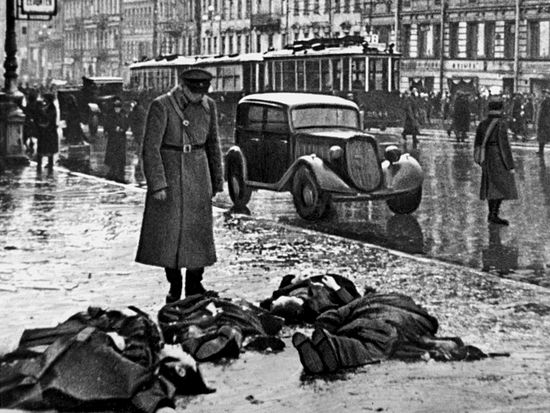 На улицах блокадного Ленинграда