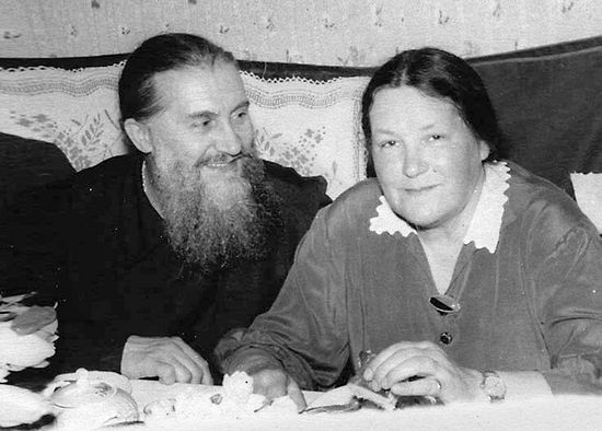 Родители — протоиерей Михаил и Любовь Владимировна Кречетовы. 1962 г.