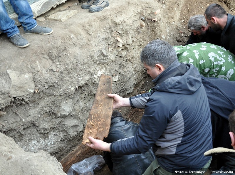 Обретение мощей. Фото: Фридон Гегешидзе / Православие.Ru