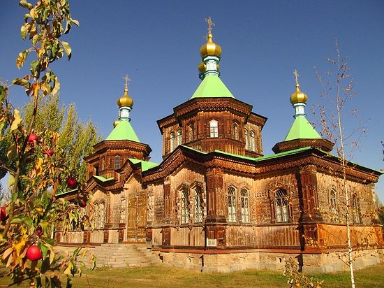 Деревянный Свято-Троицкий собор (г. Каракол, Кыргызстан)