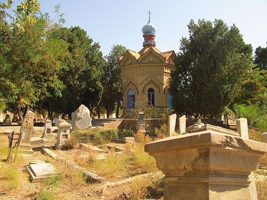 На старом православном кладбище Ферганы (Узбекистан)