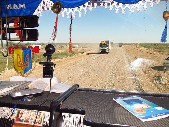 Фото из окна «дальнобойной машины» (Южный Казахстан)