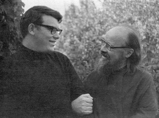 будущий протоиерей Сергий с папой — протоиереем Анатолием Правдолюбовым. Около 1978 г.
