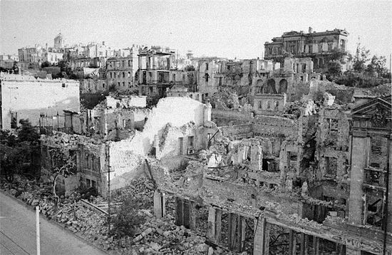 Севастополь в руинах. Большая Морская, 1944 год