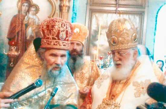 Патриарх-католикос всея Грузии Илия II и архимандрит Филарет (Кудинов) (слева)