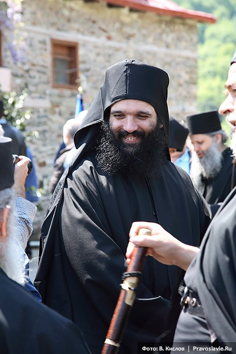 Procession on Mt. Athos with the icon of the Mother of God “It is Truly Meet”.  Фото: Виталий Кислов / Православие.Ru