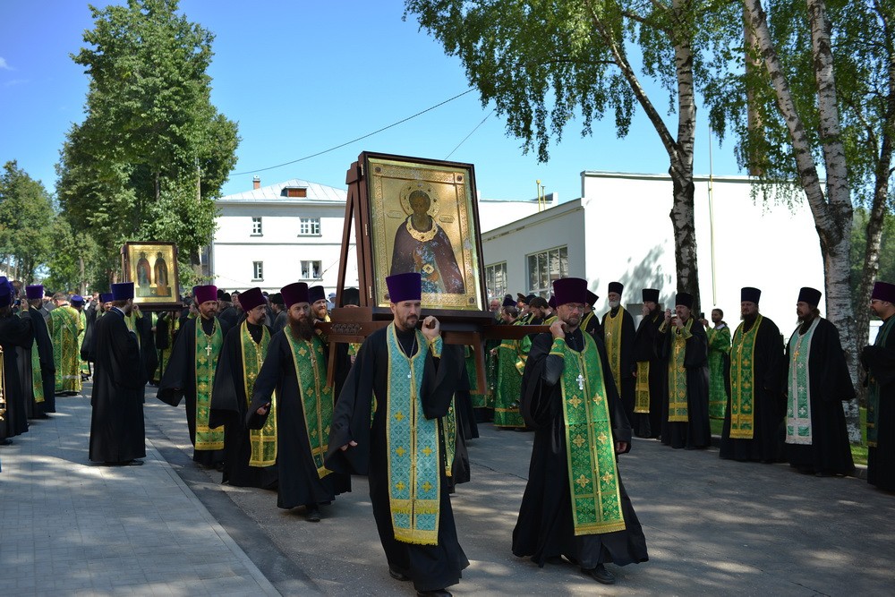 Крестный ход в честь 700-летия преп. Сергия.  Фото: А. Горяинов / Православие.Ru