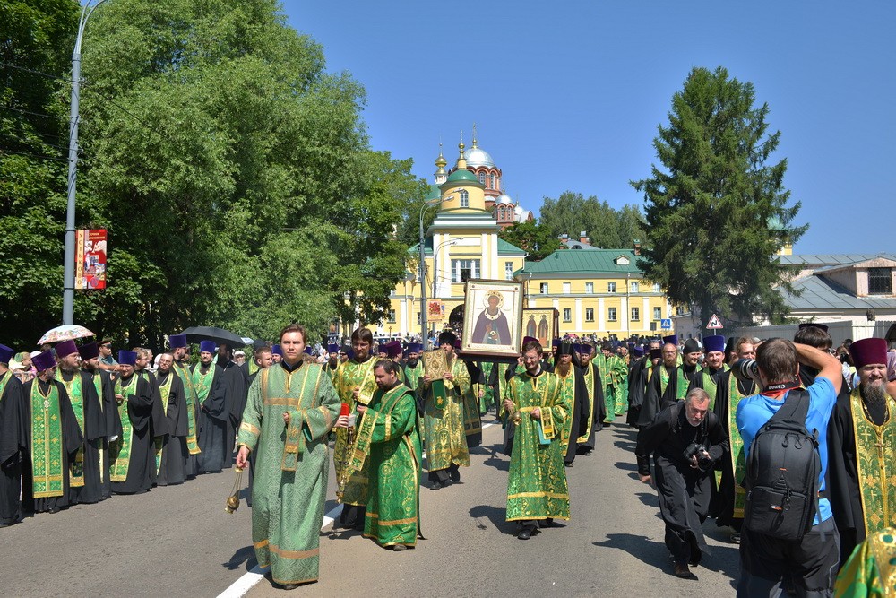 Крестный ход в честь 700-летия преп. Сергия. Фото: А. Горяинов / Православие.Ru